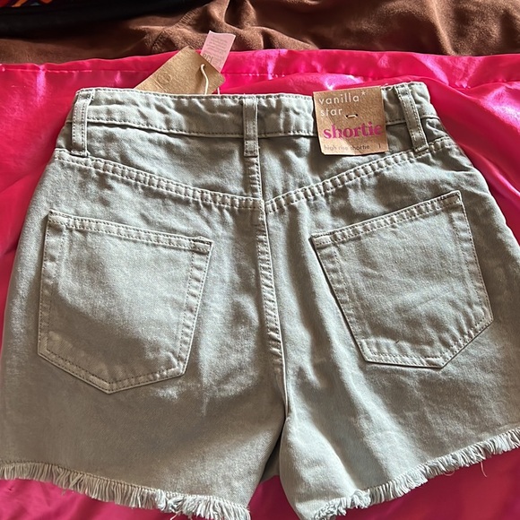 Vanilla star distressed denim short - Picture 2 of 7
